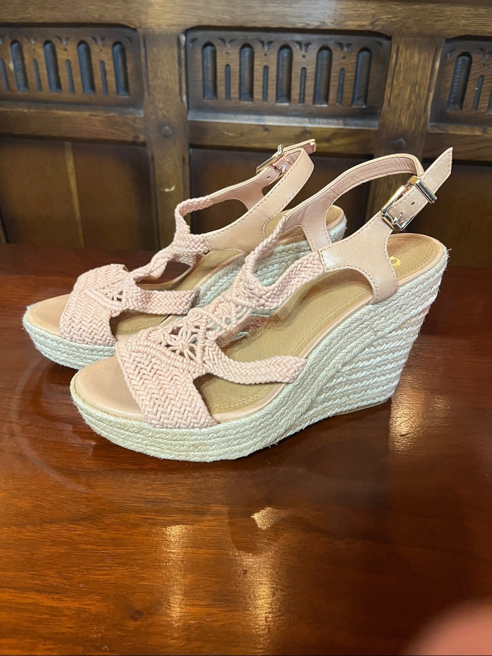 Size 5 Gianni Bini platform open toe jute macramé sandals  2494